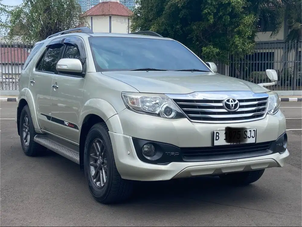 MOBIL DIJUAL CEPAT TERMURAH!! TOYOTA FORTUNER G LUX 2.7 AT SILVER 2013