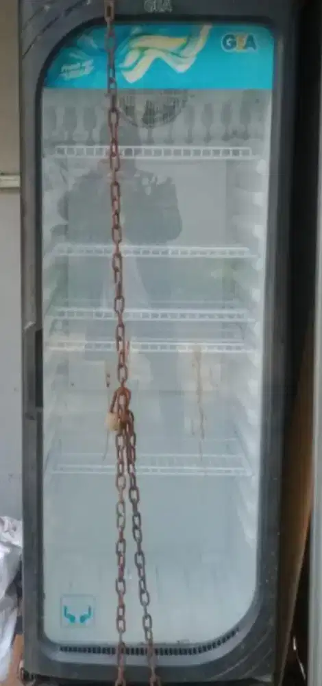 Showcase untuk jualan di warung minuman