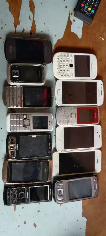 Jual borongan hp2 jadul masih nyala