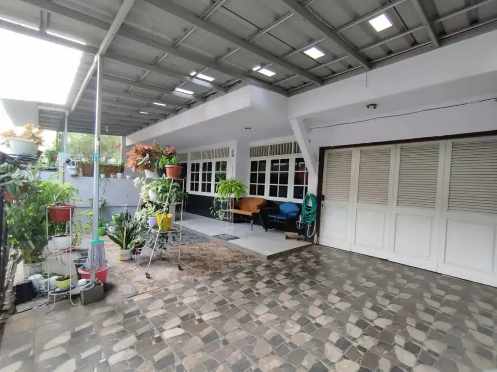 Jual Rumah Taman Meruya Ilir 2 Lantai Strategis Jakarta Barat