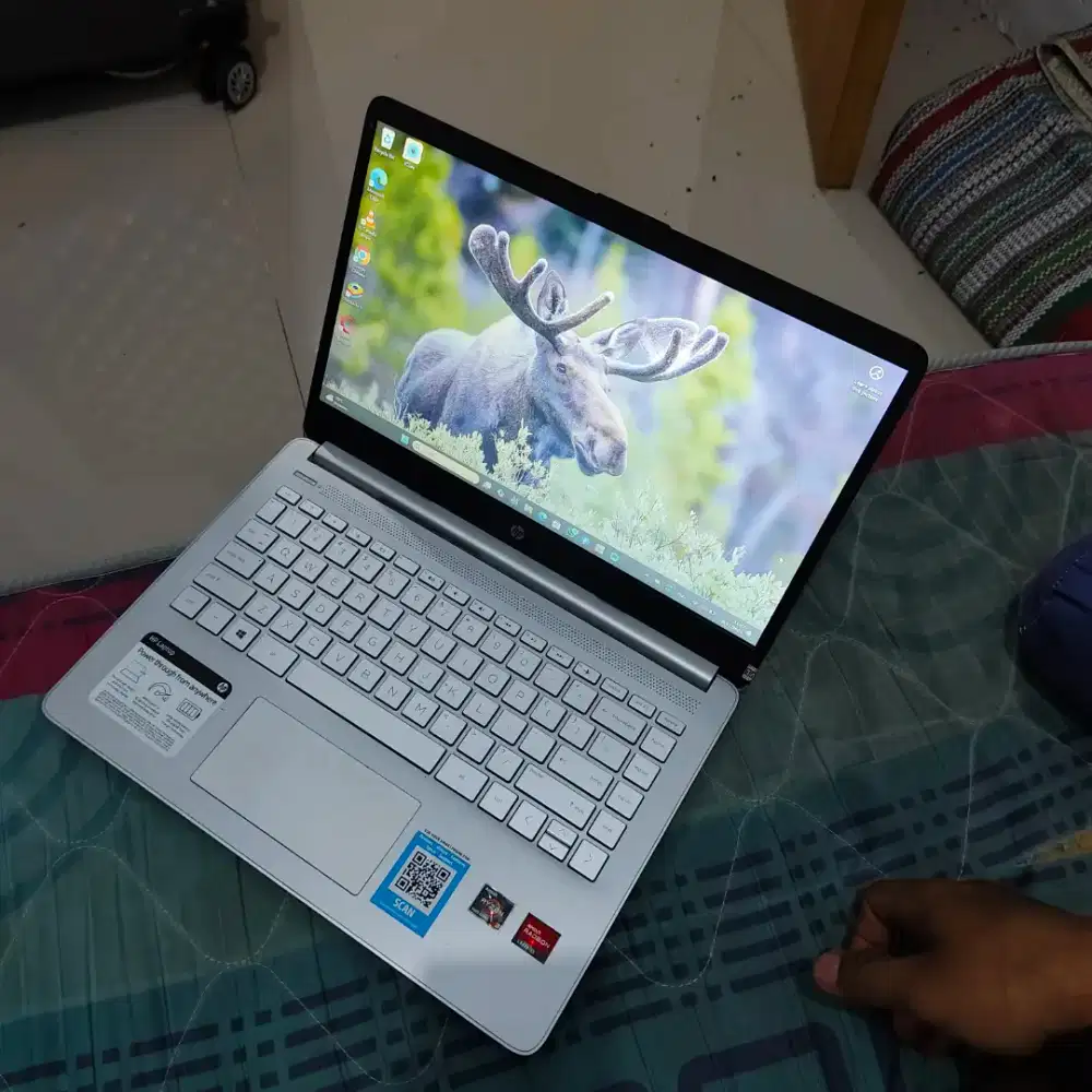 Jual cepet BU laptop hp 14s jarang dipake dari baru