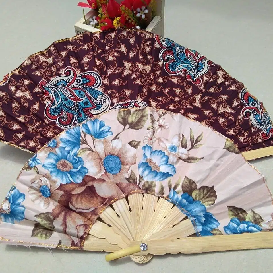 Souvenir jogja kipas batik