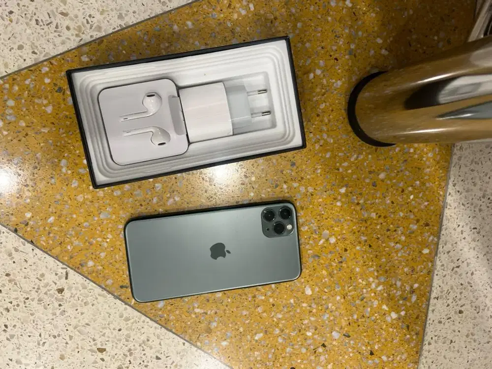 iphone 11 pro max 256gb terlebih baru