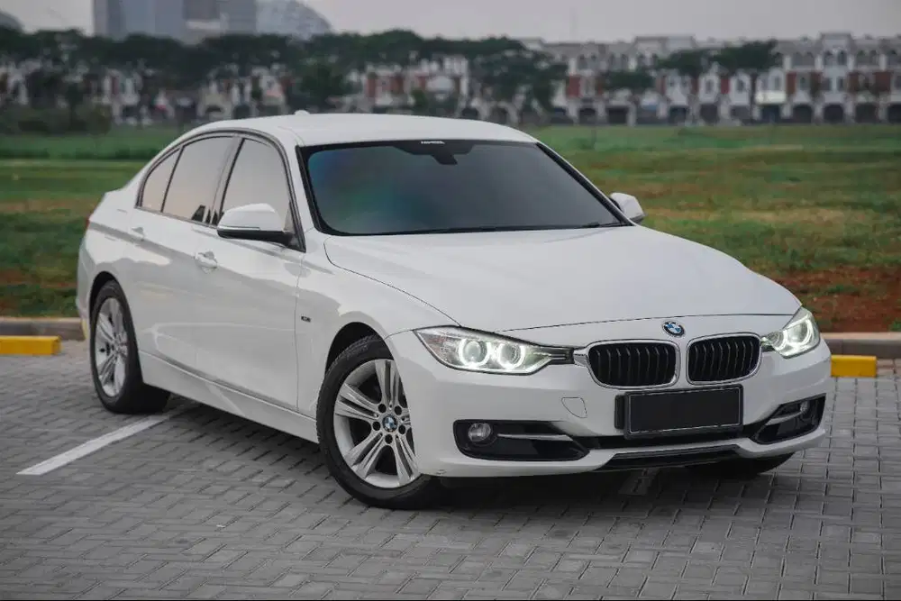BMW 320i Sport AT 2015