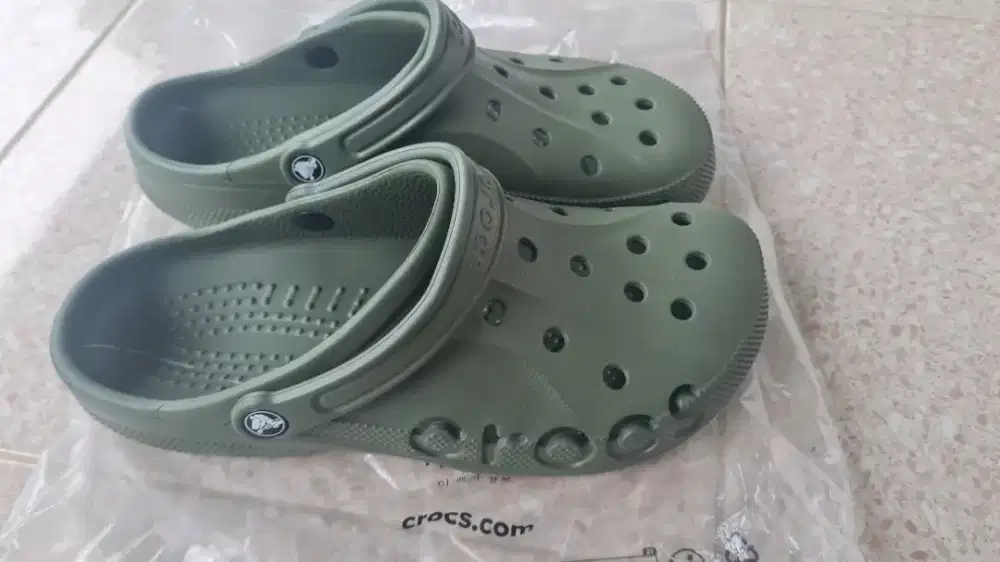 Sendal crocs size 43/44