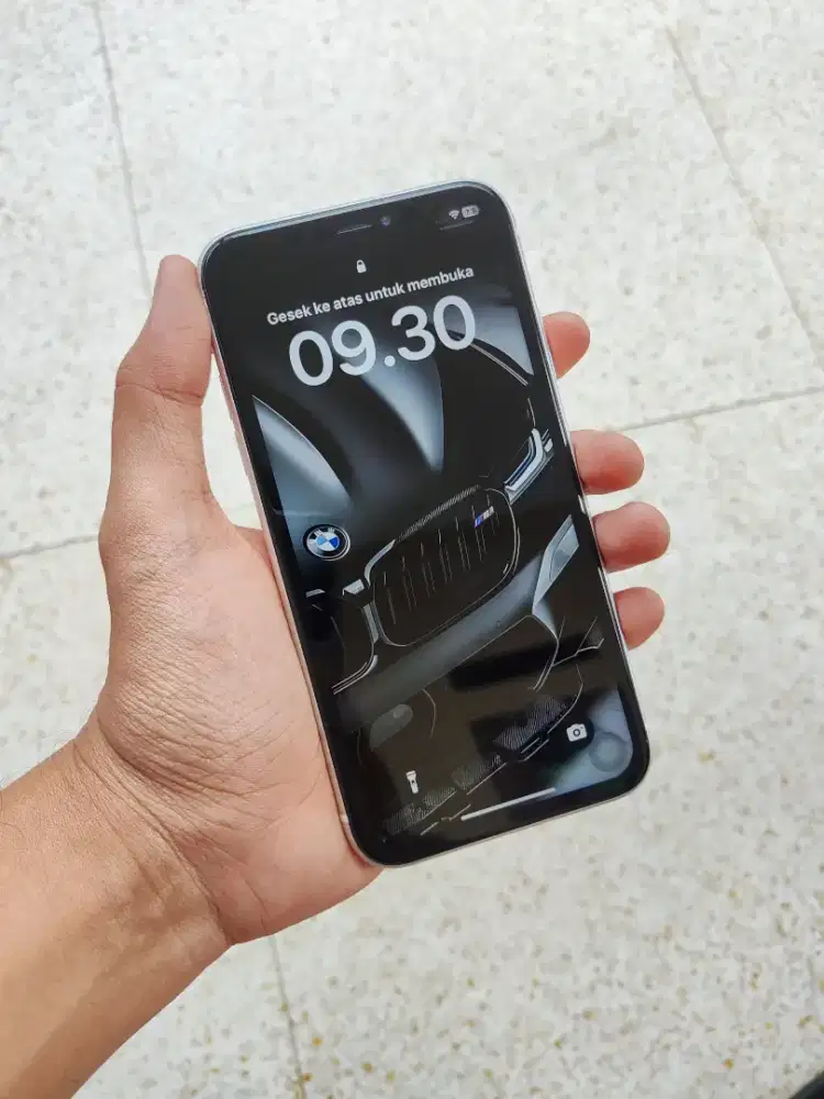 iPhone XR 64 GB white