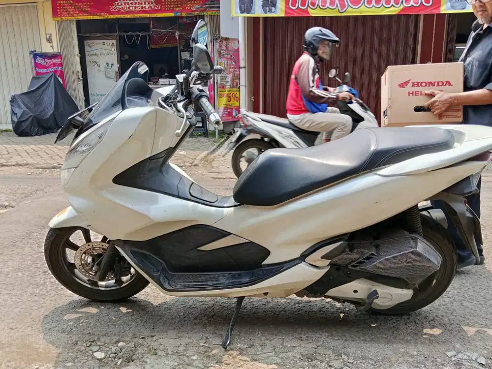 PCX Putih, Tahun 2019, STNK Atas Nama Sendiri, Bisa Pinjam KTP