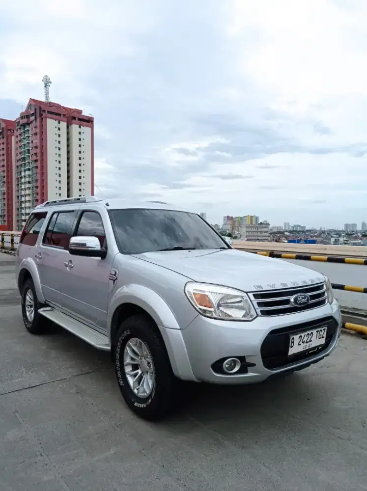 FORD EVEREST 2.5 XLT 4x4 MT 2014