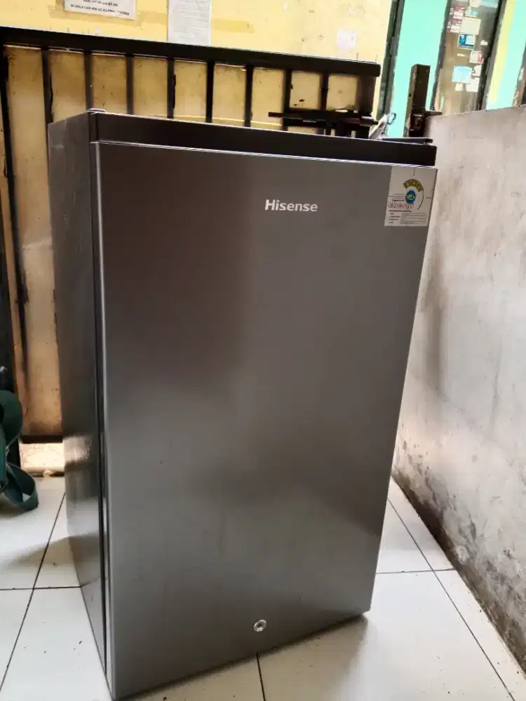KULKAS MINI HISENSE 100LTR