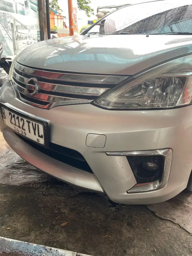 Dijual mobil Grand livina