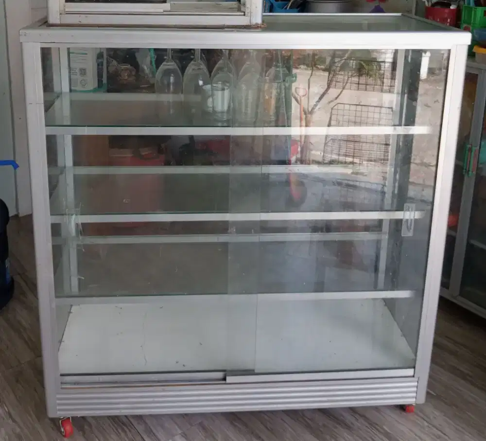 DI JUAL CEPAT!!! FOR SALE ETALASE UK BESAR 1 M.