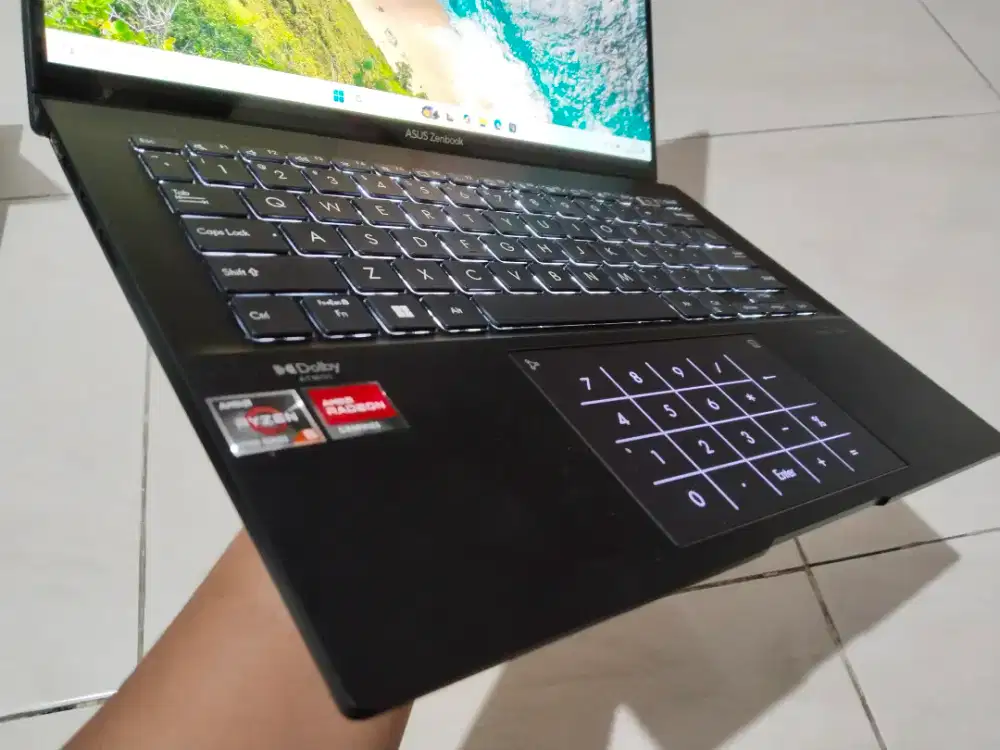 Dijual Laptop Asus ZENBOOK RYZEN 5-7350U ram 8GB DDR5 Layar Sentuh