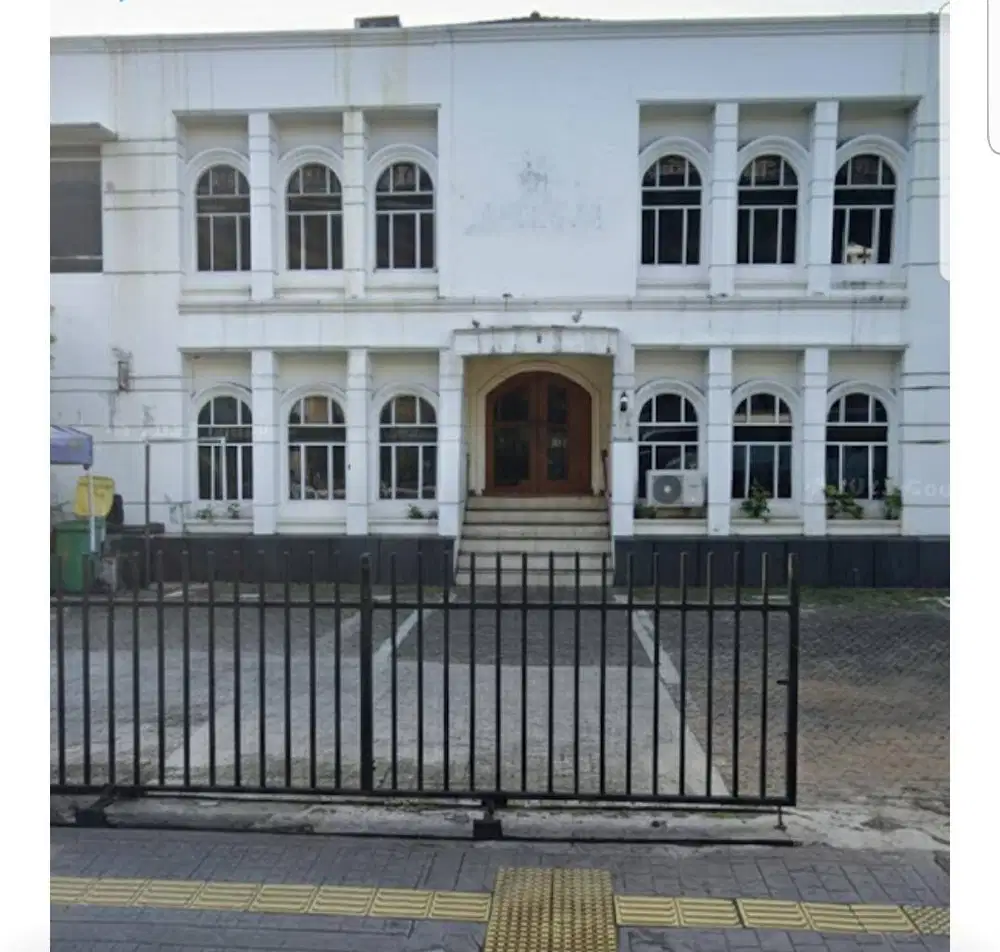 Dijual Gedung 2 Lantai di Area Komersil di Kebayoran Baru