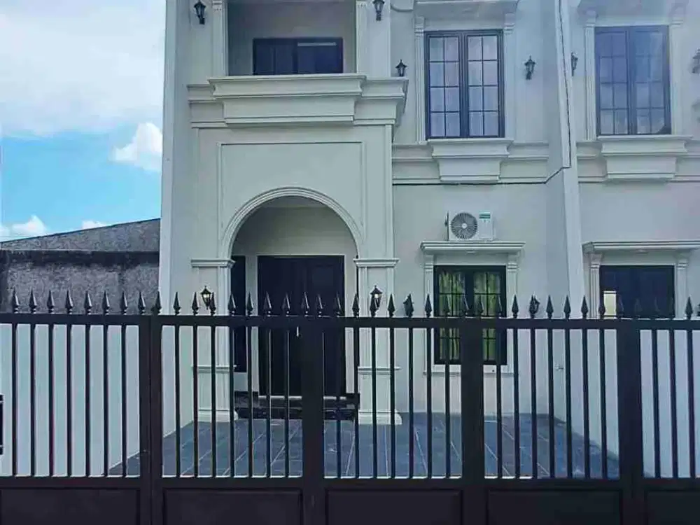 2lantai Mewah lokasi strategis di Depok harga turun banget