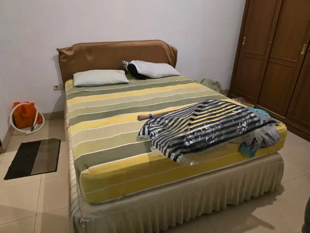 Spring bed kondisi bagus