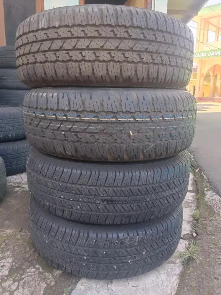 Ban Bridgestone Dueler A/T 693III 265/65 R17