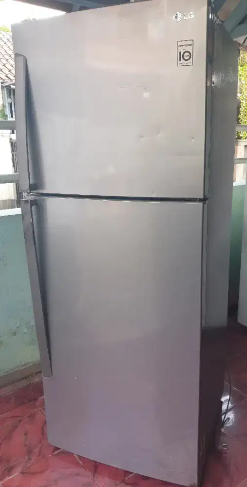 Di jual kulkas 2 pintu, siap pakai