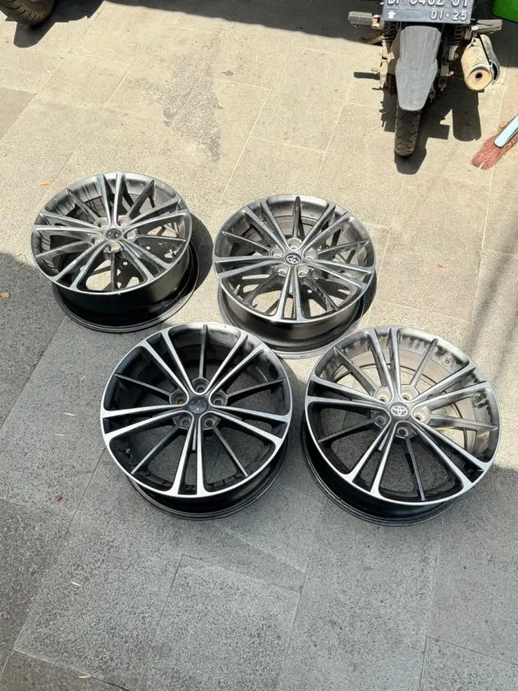 Velg Original Toyota 86 Ring 17