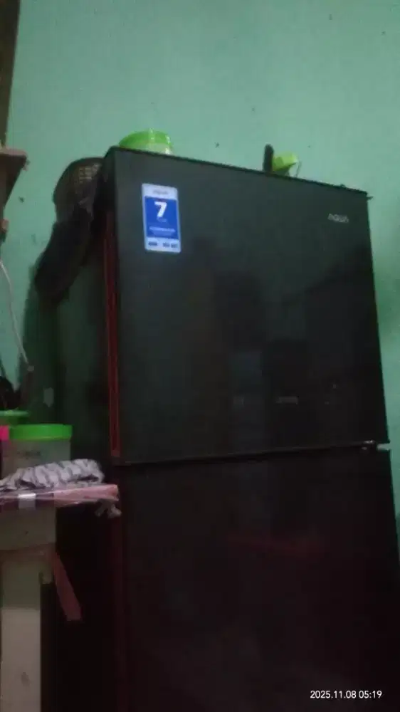 Jual kulkas 2pintu merk aqua mesin dingin atas bawah