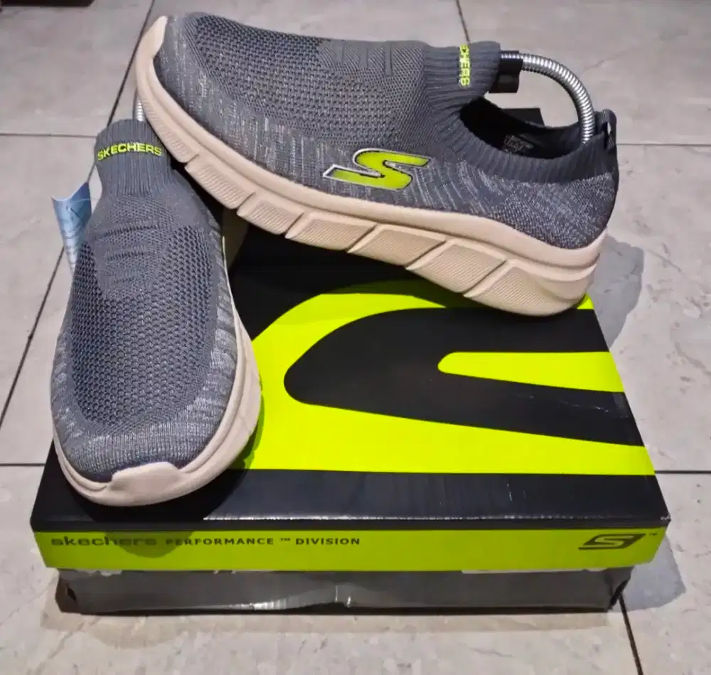 Sepatu Jogging Skechers