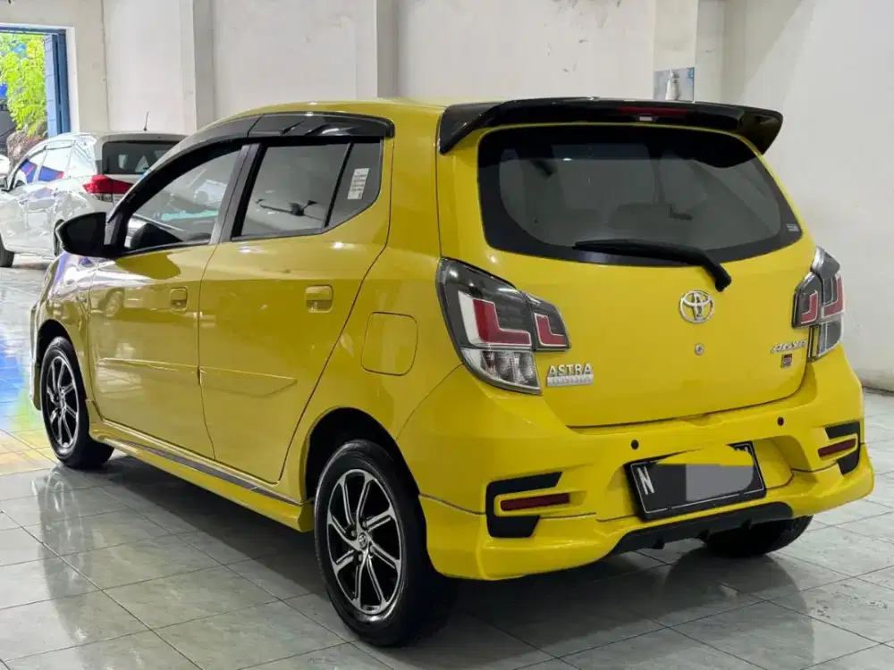 Toyota Agya GR 2022 Matic Kuning Favorit