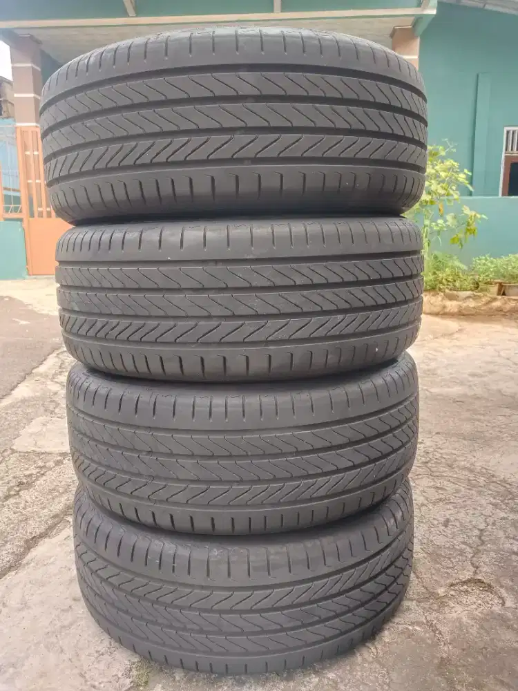 Model Ban Continental 215/50 R17