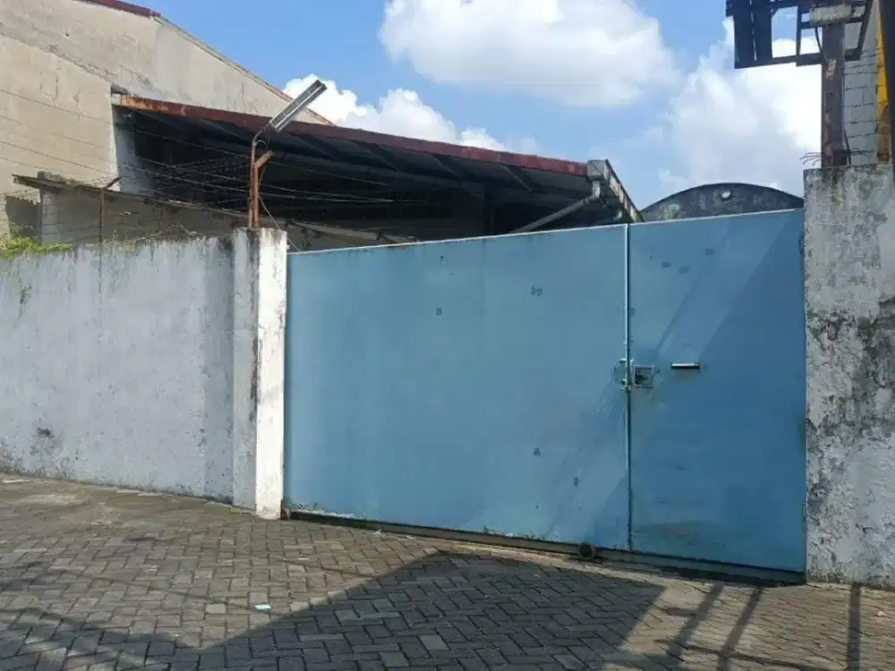 JUAL GUDANG RAYA MASTRIP KEBRAON  SURABAYA, DEKAT 2 PINTU GATE TOL.