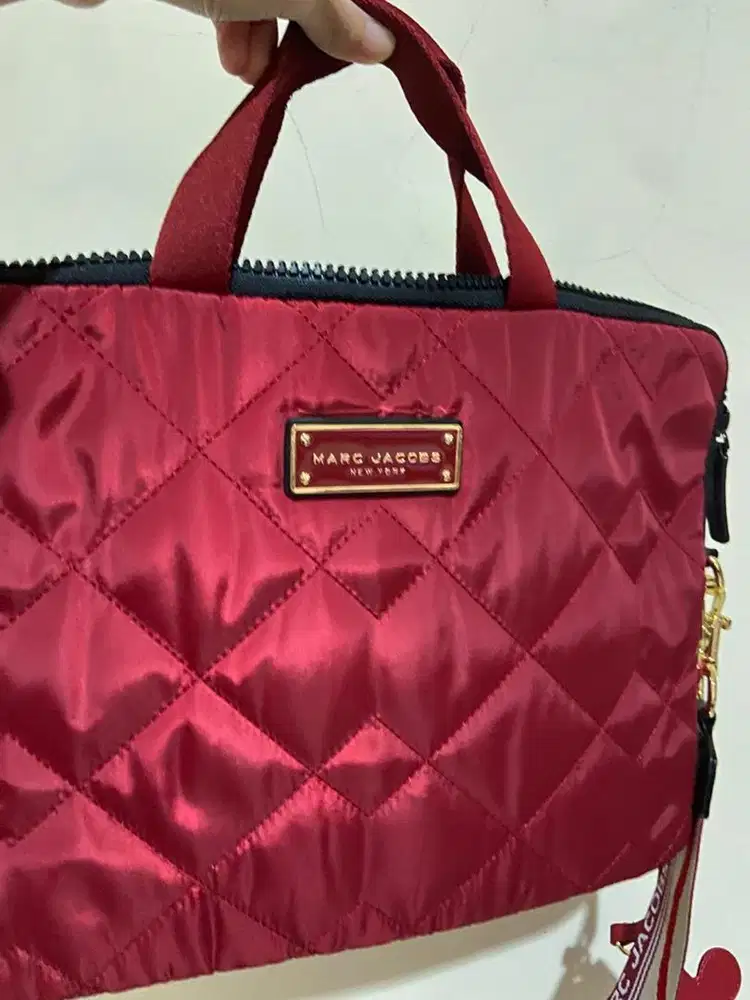 Marc Jacobs (Tas Laptop)