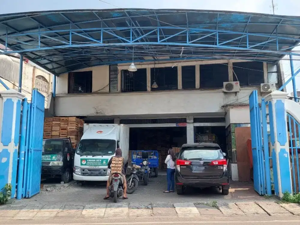 Ruang Usaha 2lt di Johar Baru, Hanya 10 Menit ke Tol Cempaka Putih