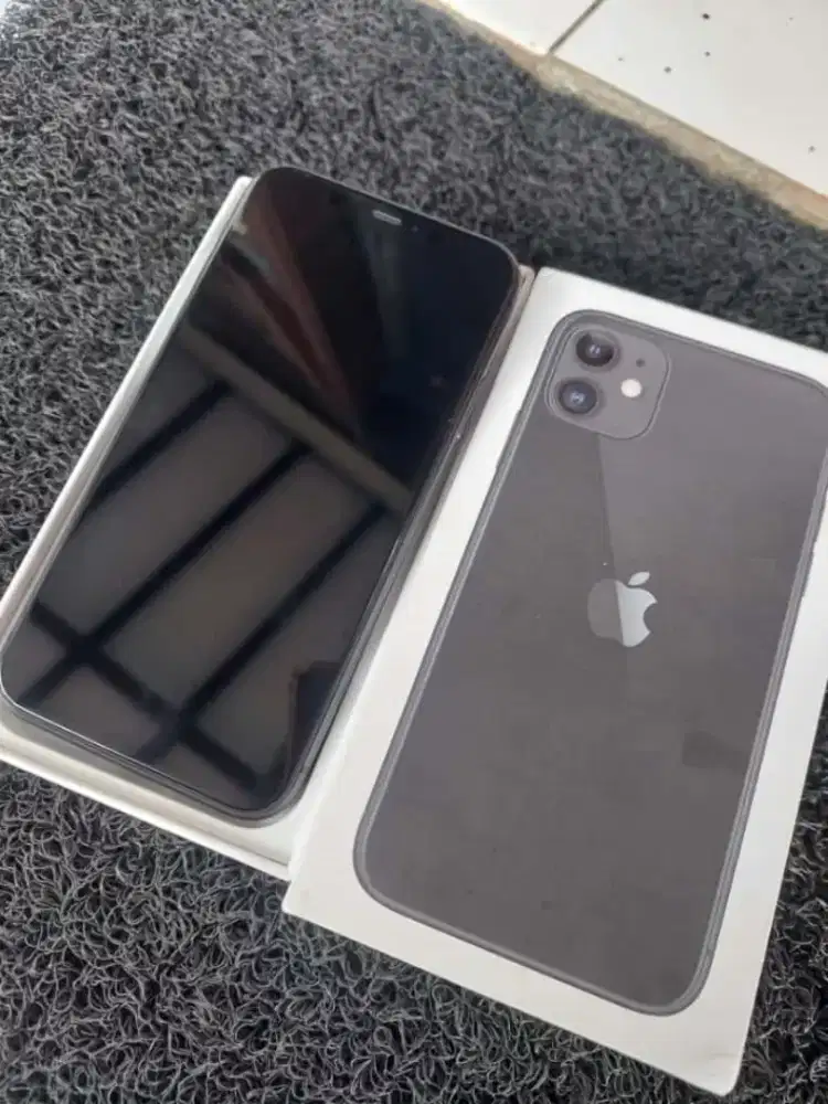 Iphone 11/64 bekas pakai