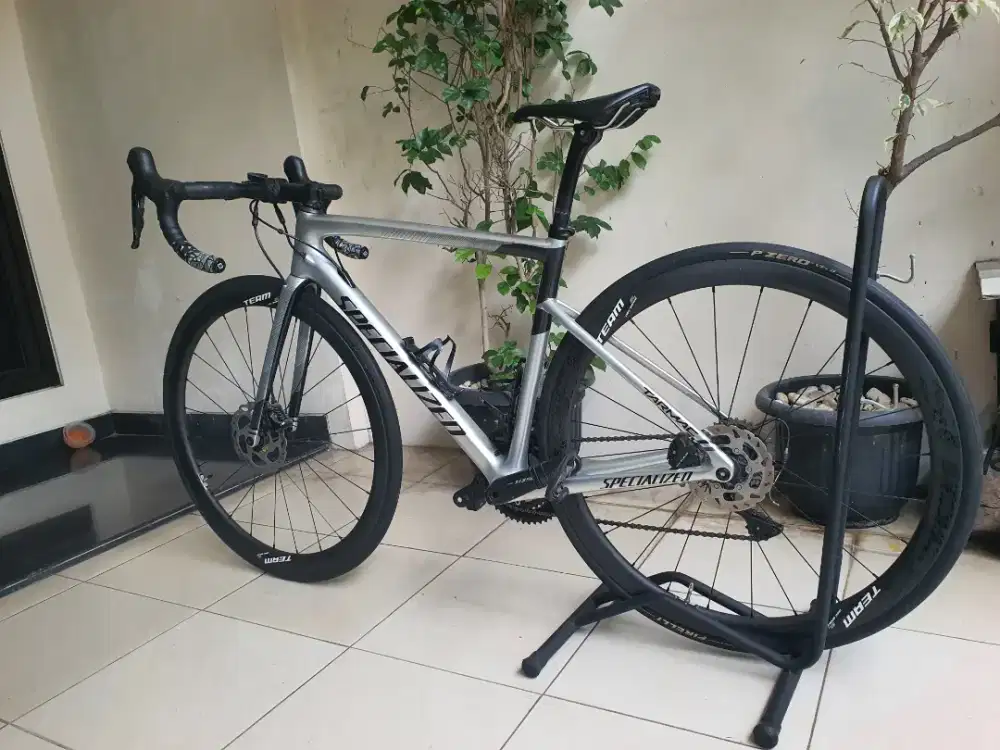 Specialized SL6 Road Bike Size 52 Silver