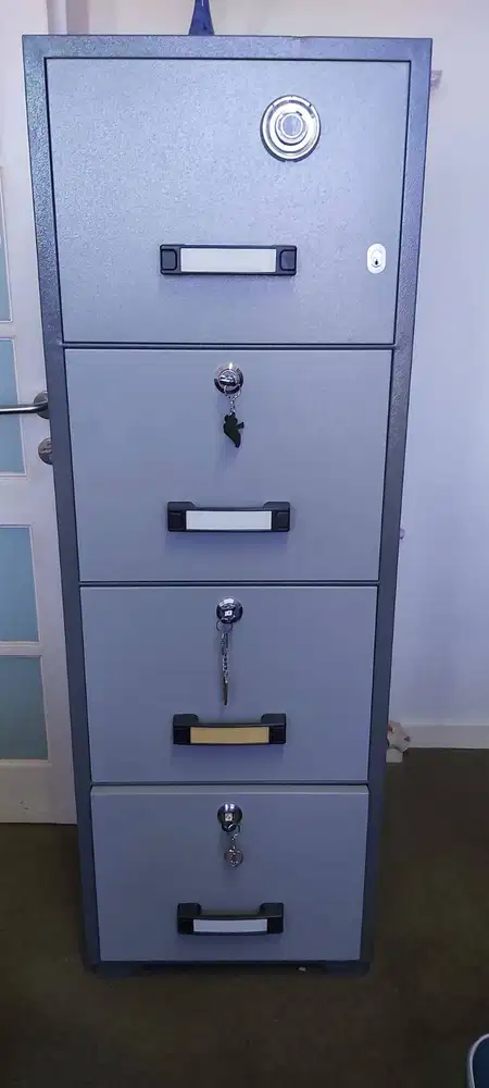 Brankas 4 laci merk Chubb