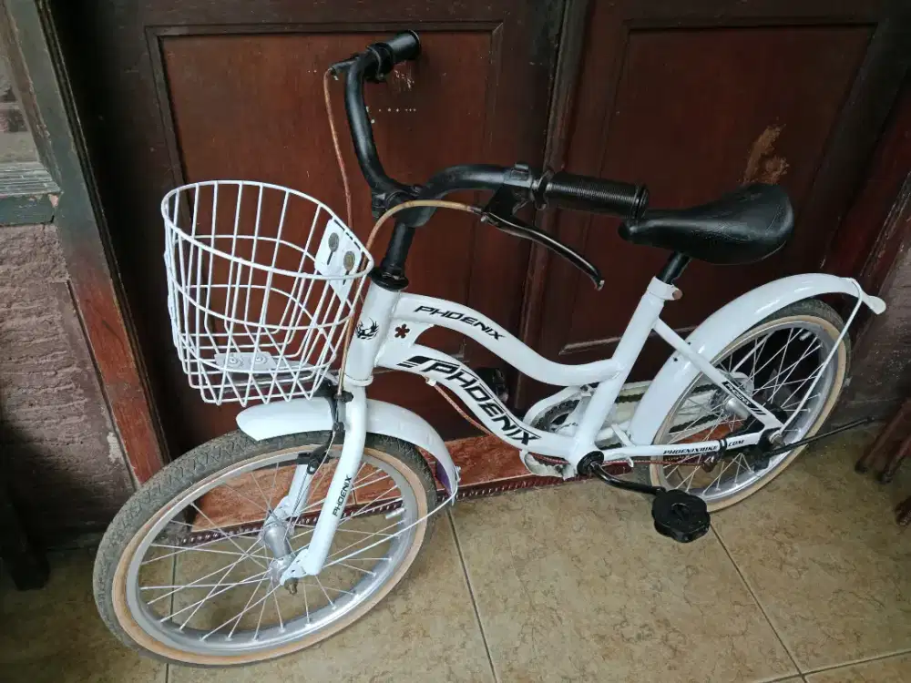 Sepeda anak cewek ukuran 18 putih