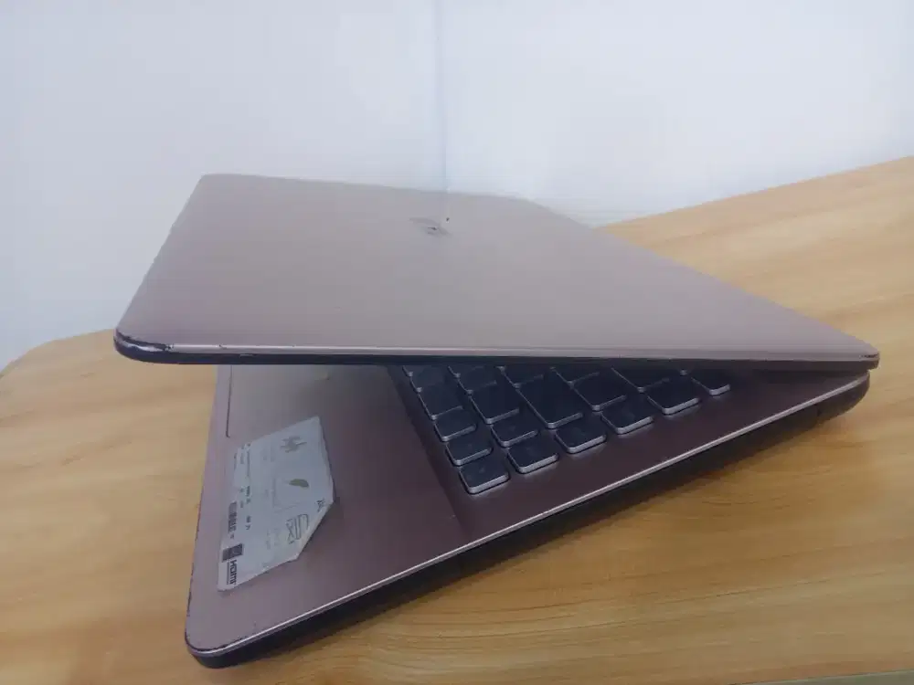 Asus x411m Celeron n4000 ram 4 GB HDD 500 GB win 11