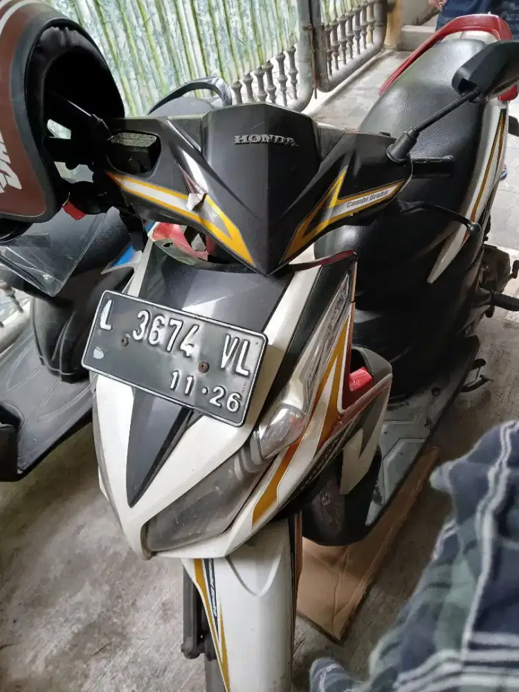 Vario 110 warna merah putih mesin masih bagus