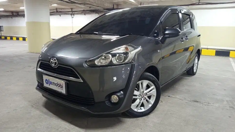 Toyota Sienta  1.5 G Bensin-MT 2017 Abu-Abu