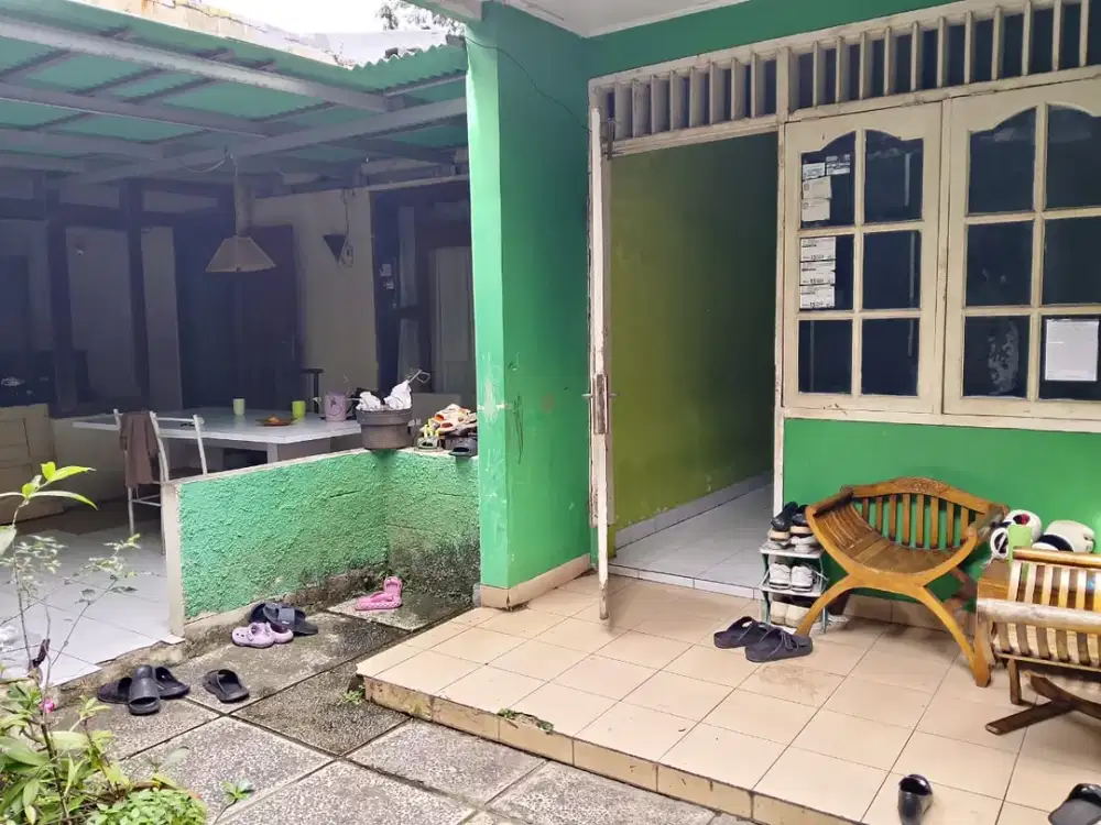 dijual rumah harga tanah saja  lokasi 200  meter ke   Statiun MRT Haji Nawi