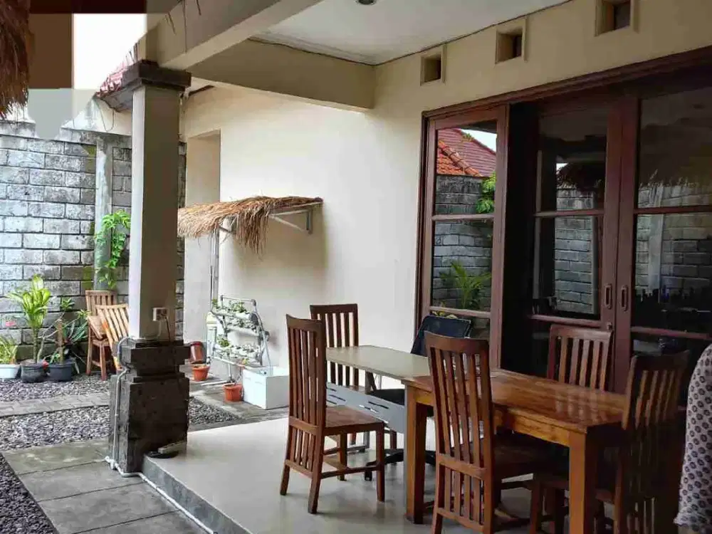 disewakan Rumah/ Kantor 2lt strategis nyaman di Renon