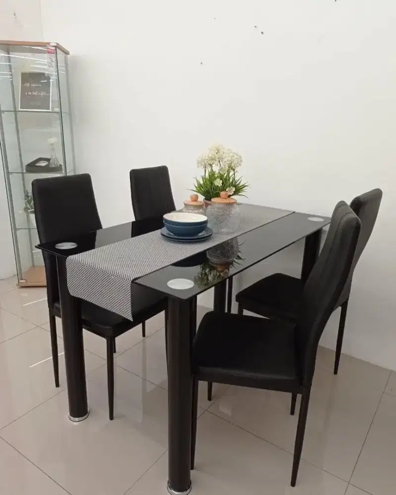Meja makan set minka 4kursi Selma