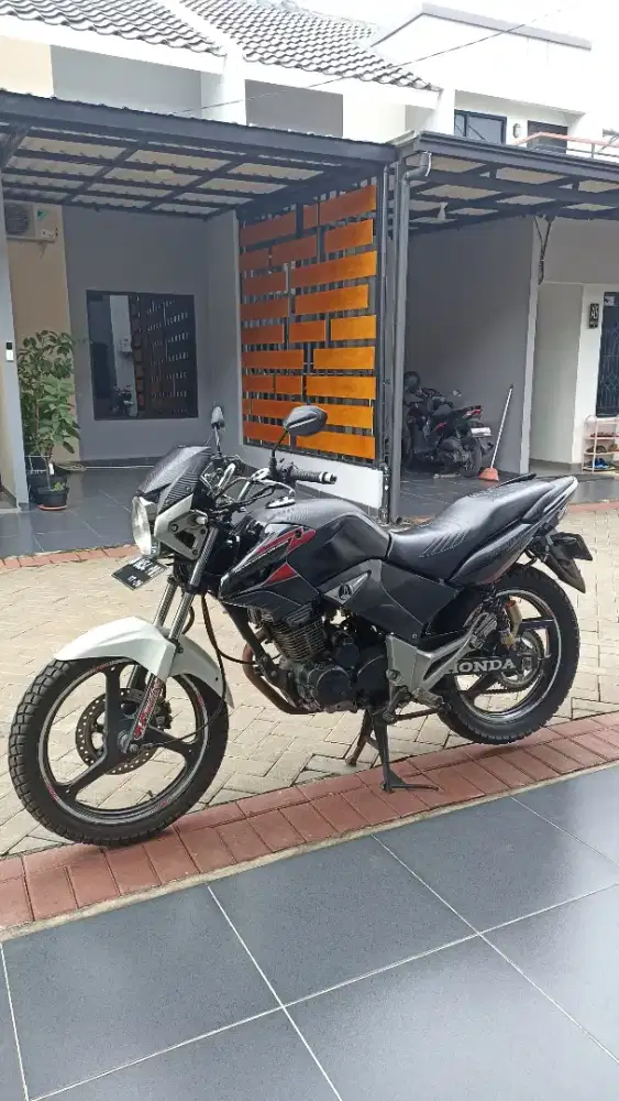 HONDA TIGER REVO HITAM 2011 MULUS TANGAN PERTAMA