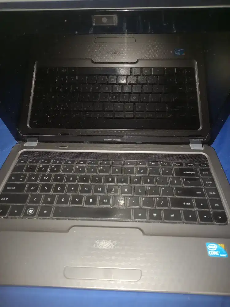 Laptop jadul mati merk compaq type Presario CQ42