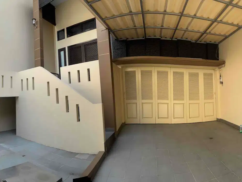 Rumah 3 lantai Furnished Kavling Polri Jelambar Bonus Villa Puncak