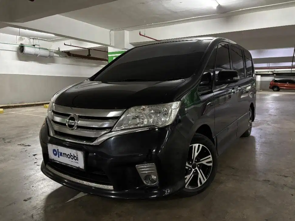 LOW DP Nissan Serena 2.0 Highway Star Bensin-AT 2014 PBU