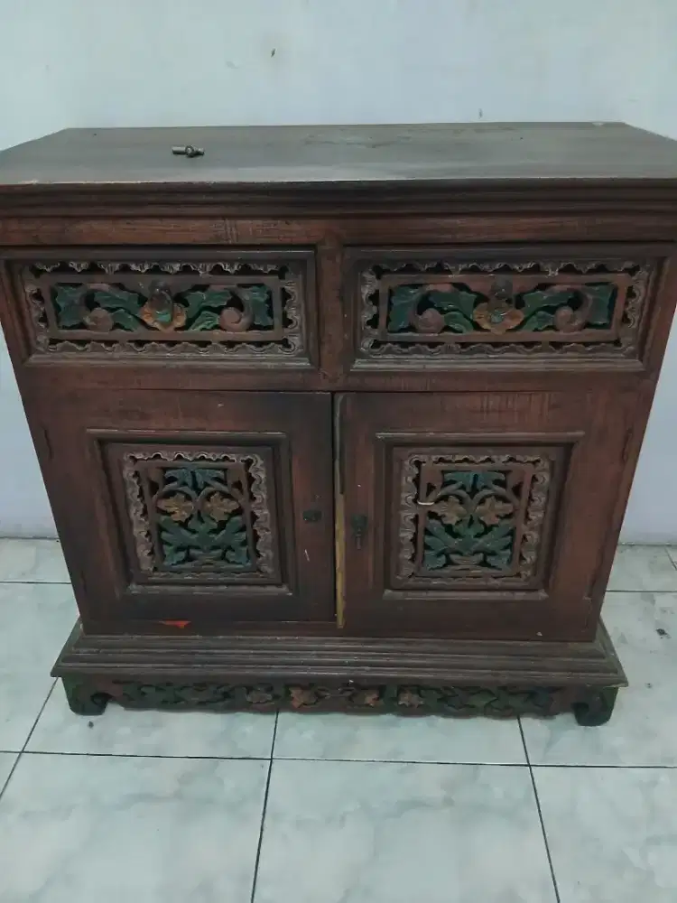 Lemari Antik Jati Dijual borongan