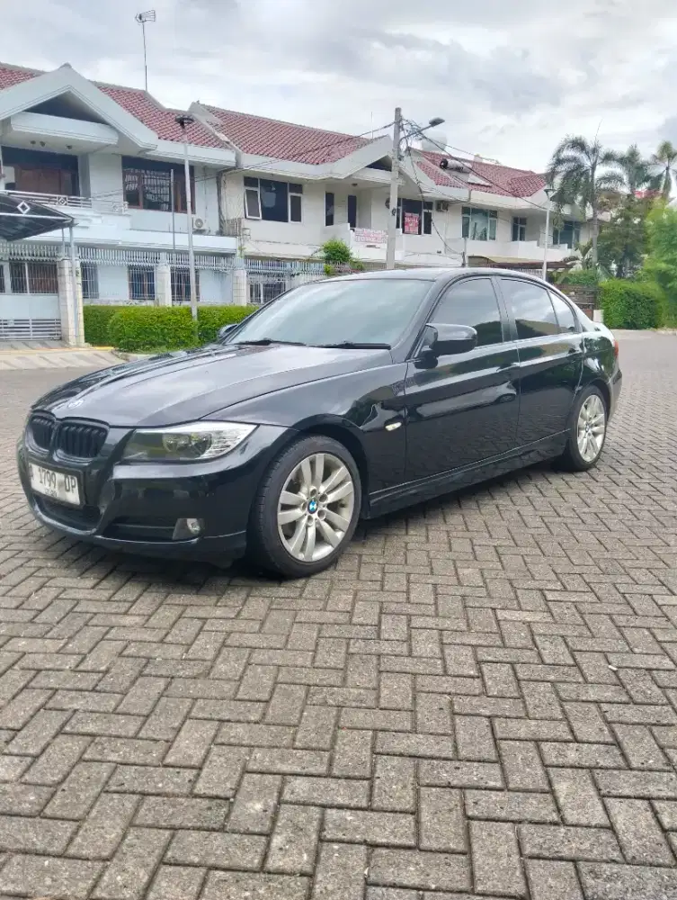 BMW 320i E90 2009 sedan matic