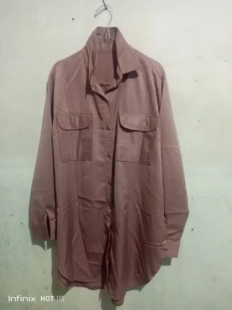 Atasan wanita dewasa