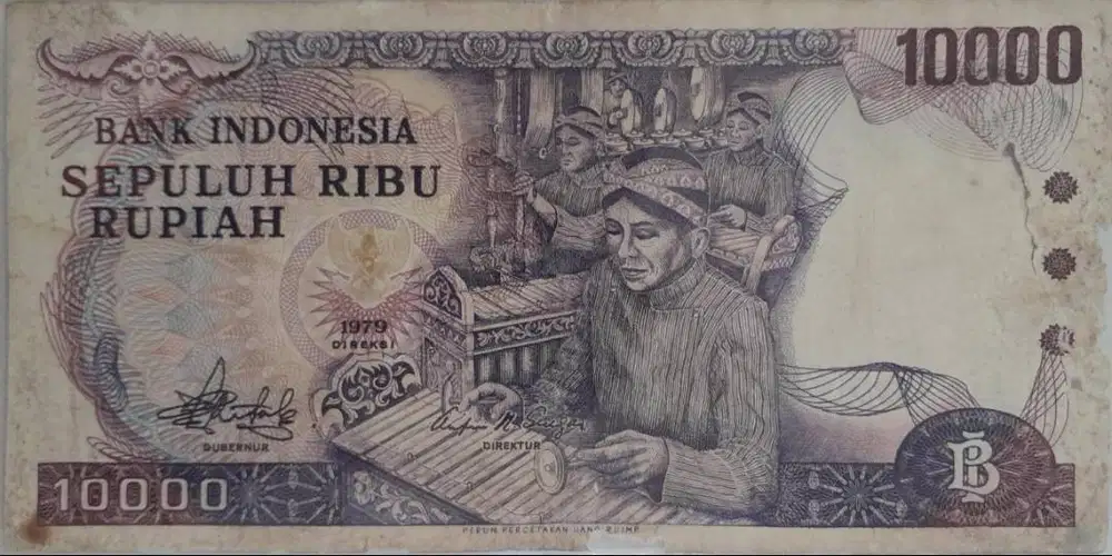 Uang kuno 10.000 rupiah tahun 1979