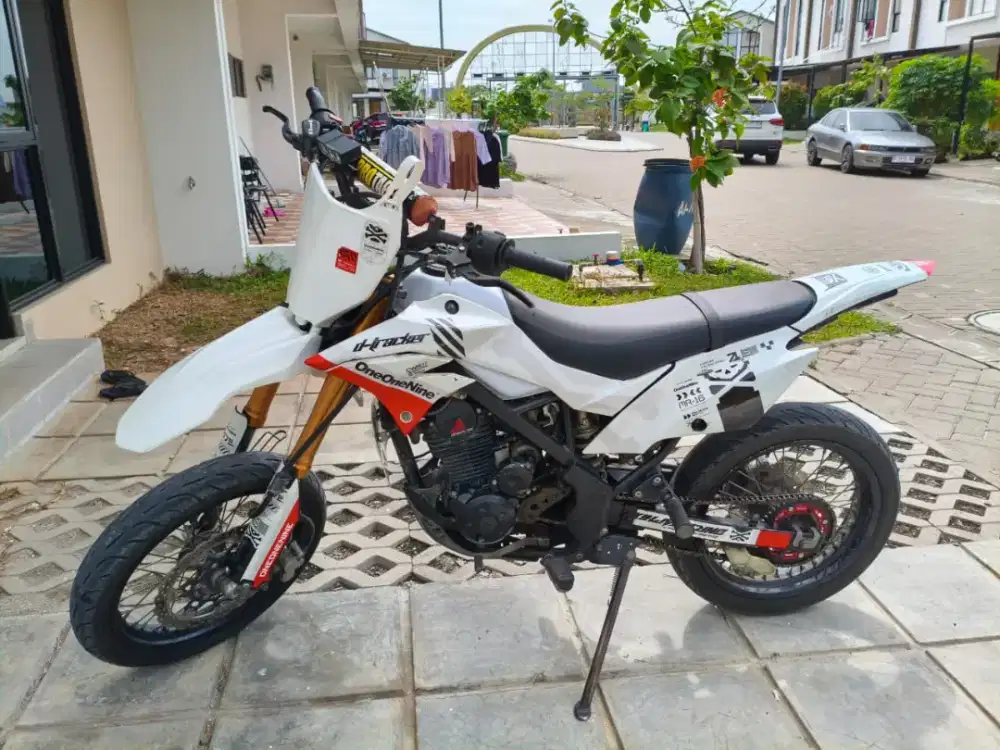 Kawsaki D Tracker 2017