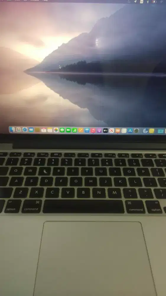 Bu jual MacBook Pro 2015 8gb / ssd 128gb