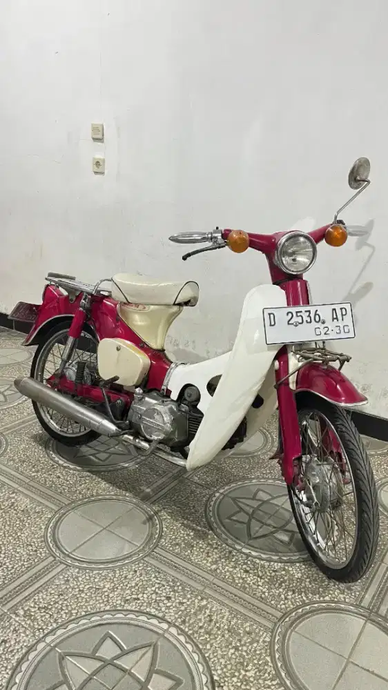 Honda C70 kumplit